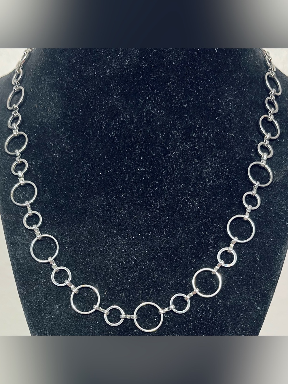 Vintage Y2K Silver-Tone Open Circle Link Necklace